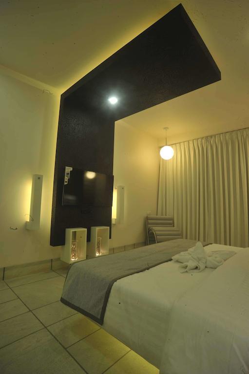 Hotel El Dorado Ahmedabad Esterno foto