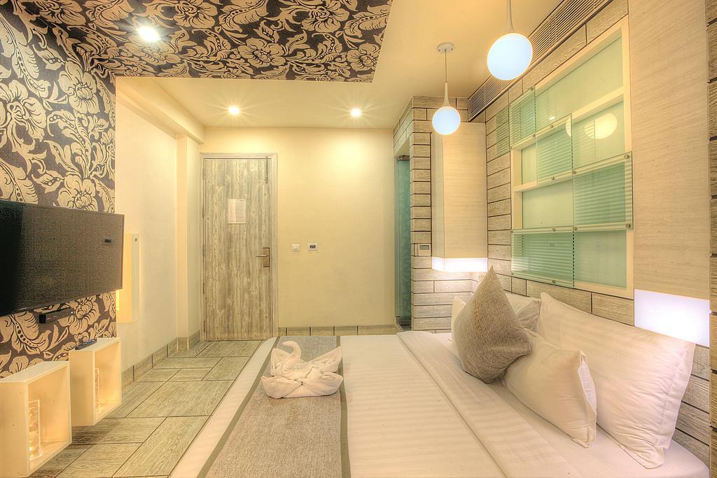 Hotel El Dorado Ahmedabad Esterno foto