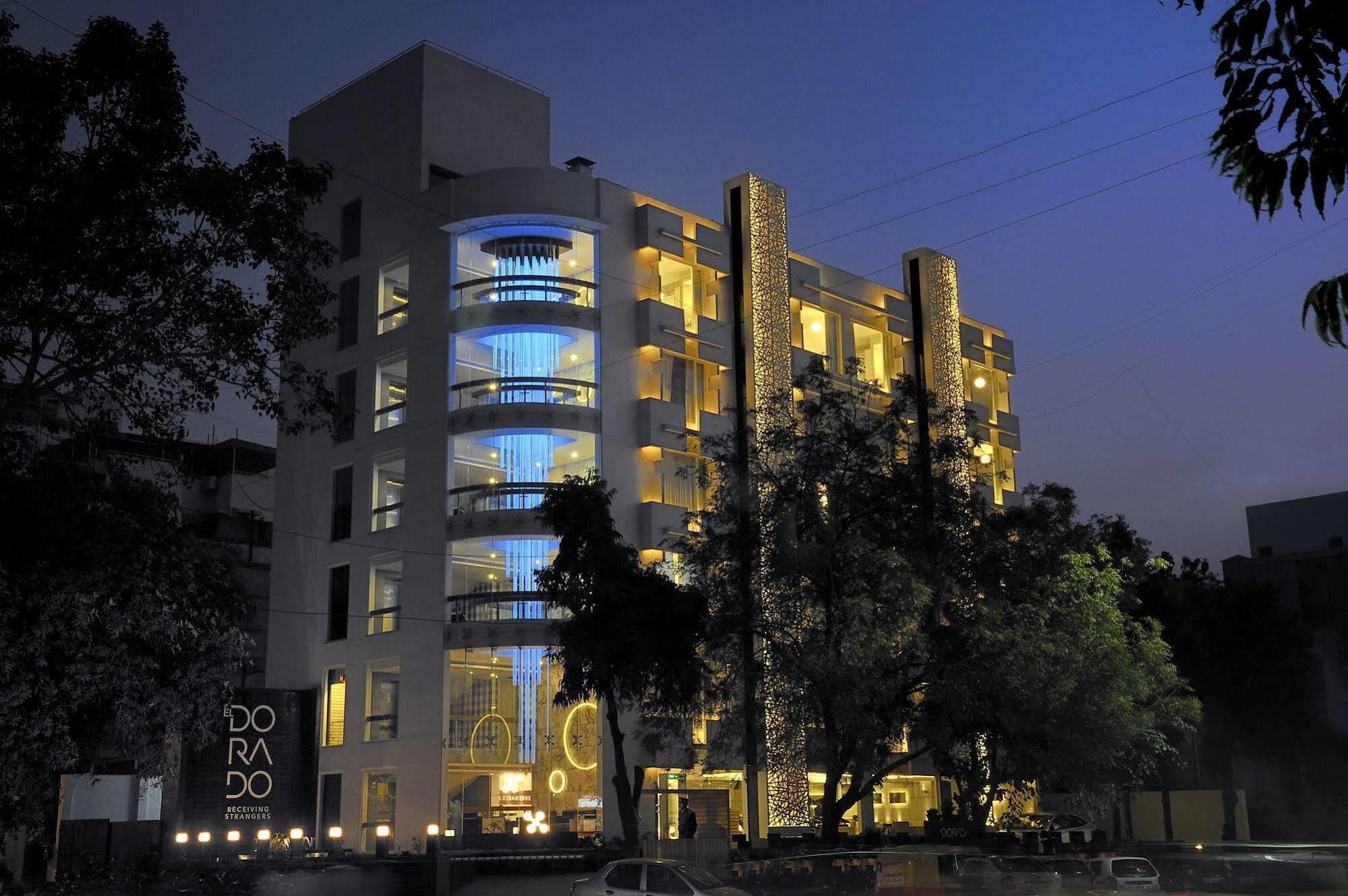Hotel El Dorado Ahmedabad Esterno foto